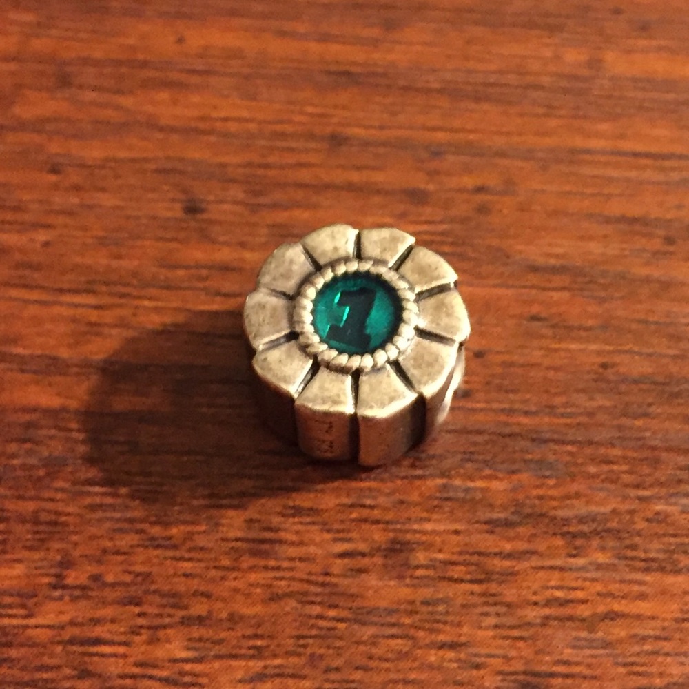 Pandora charm with “1” on I️t